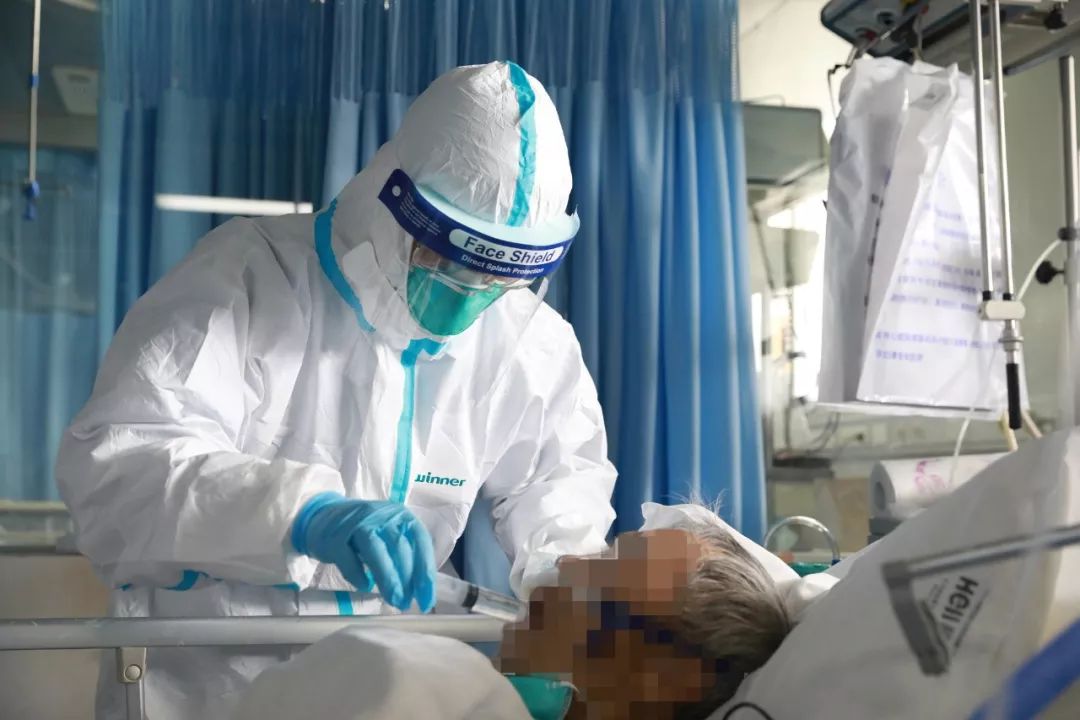 抗擊疫情先進感人事跡學(xué)習(xí)心得5篇